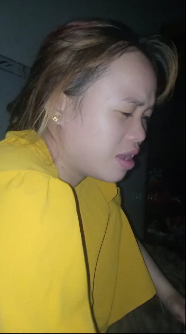 Cặp đôi dâm đãng khoe mặt và quan hệ tình dục nồng nhiệt cho bạn bè sói xem, tất đen, âm hộ gợi cảm, bú vú, 69 blowjob, không bao cao su, quan hệ ở nhiều tư thế
